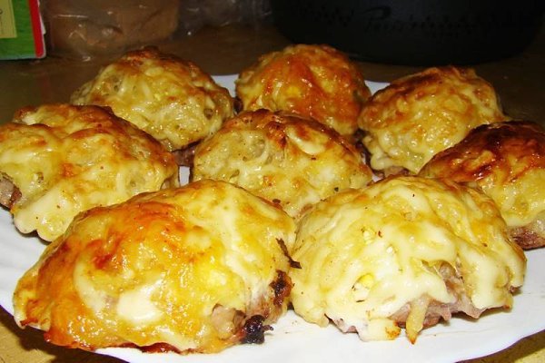 СТОЖКИ ИЗ МЯСНОГО ФАРША. Ингредиенты:фaрш мяснои - 0,5 кг; яицa крутые - 3 штуки; лук репчатыи - 2 ... - 3