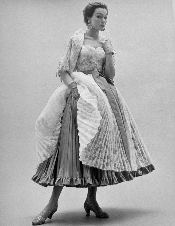 Givenchy, 1952 . - 4