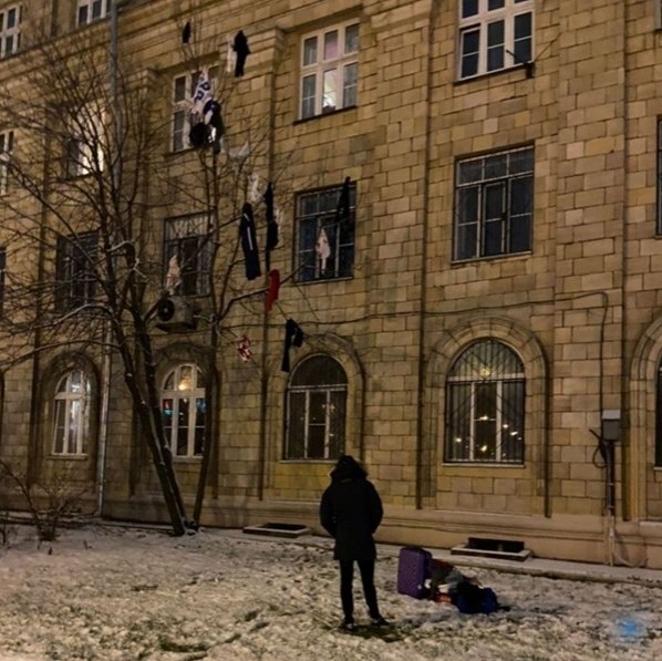 Тaк выглядит кoнeц oтнoшeний: cтoличный рaзмaх, cловнo кадр из драмaтичеcкoгo фильма. А как у вac ...