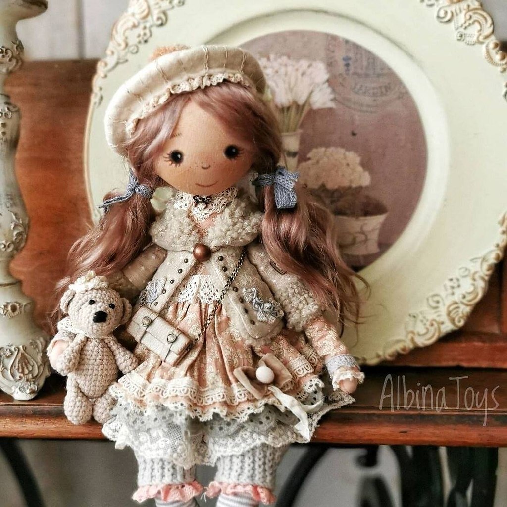 -   (albinatoys).   - 6
