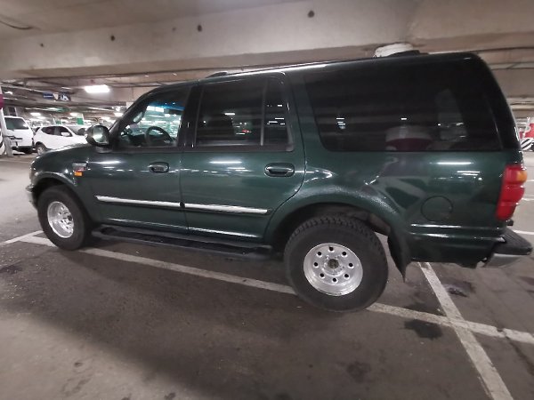 г. Москва. Интересен обмен. Ford Expedition 5.4 2001 года, огромный рамный внедорожник, в отличном ...