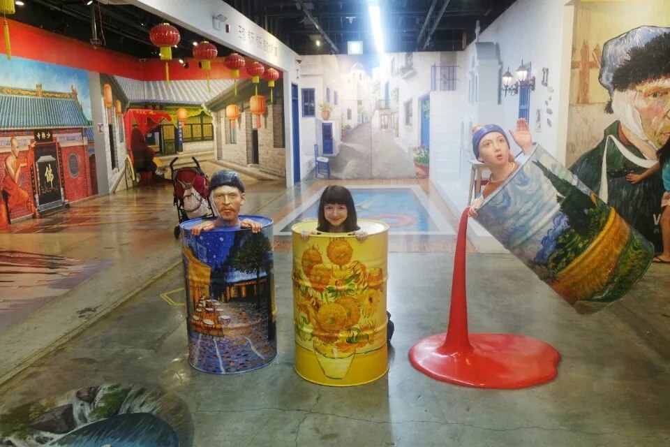         (Trick Eye Museum). - 2