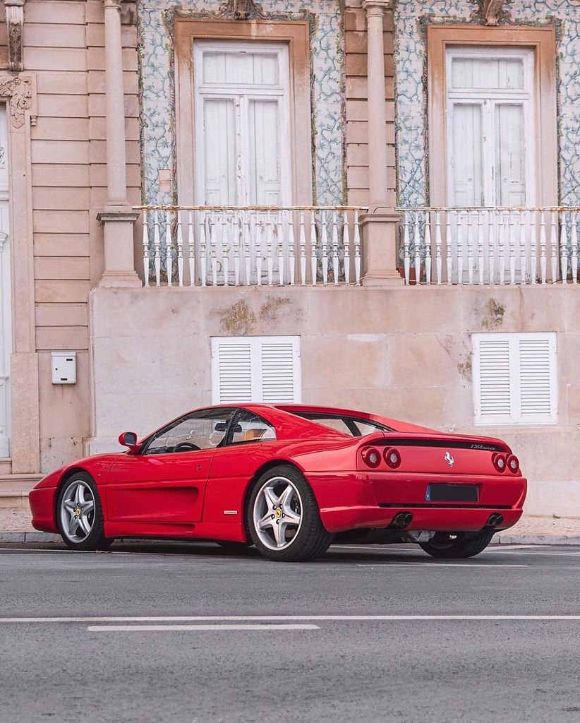 #Ferrari@autocult - 2