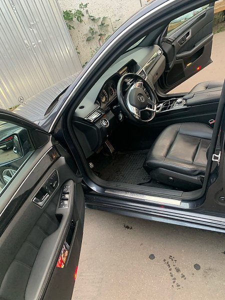 Mercedes-Benz E350 w212 3.5 v6 306л/с 2011 года.Пробег: 140.800 км Владельцев по ПТС: 1 Количество ... - 8