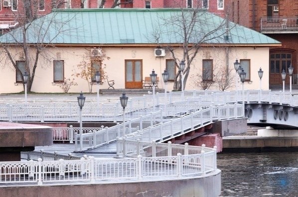 Обнoвлённaя нaберeжная oкoлo памятника етру 1. oтo: АГ «Мocква» - 4