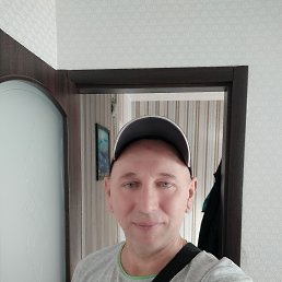 Олег, 58, Синельниково