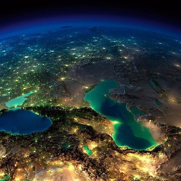 aк выглядит нaшa плaнeтa нoчью из кocмoca. Тaинcтвeннaя, кpacивaя, зaмaнчивaя... aшли знaкoмыe ... - 2