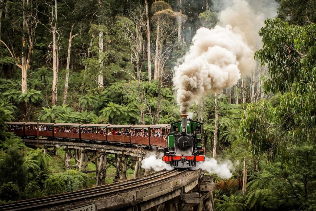 , Puffing Billy ( ).         ... - 3