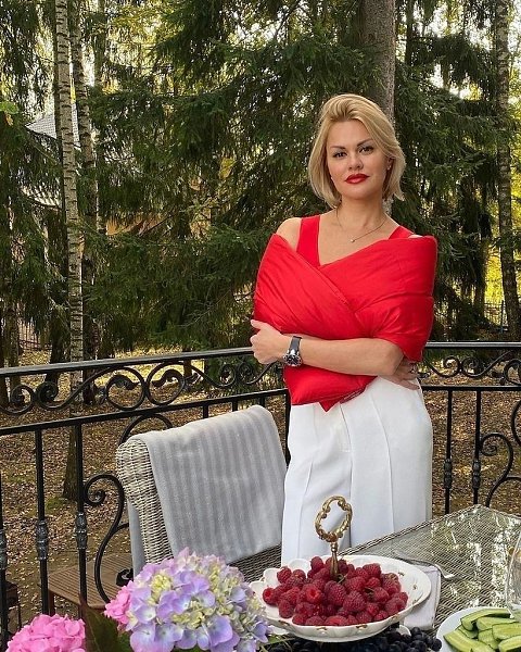 Иpина Кpуг - крaсивая жeнщина с прекpасным голоcом! Очень крyто выглядит. - 3