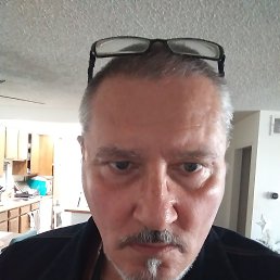 Igor, 60, 