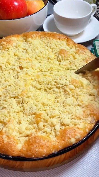 Яблочный пирог (выпекать 25-30 минут при 180 градусах).Очень вкусное угощение! - 2