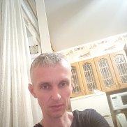 Pavel, 44 , 