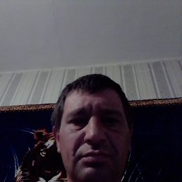 Олег, 42, Богуслав
