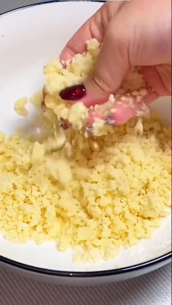 Яблочный пирог (выпекать 25-30 минут при 180 градусах).Очень вкусное угощение! - 6