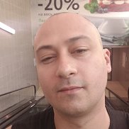 Romeo, 39 , -