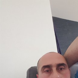 Vasili, 38, 