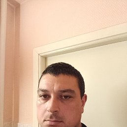 Miro, 35, 