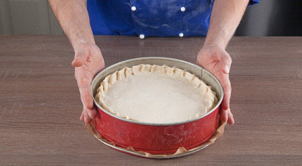 Пирог с мясом и капустой.Ингредиенты:замороженное слоёное дрожжевое тесто – 500 гмякоть говядины – ... - 6