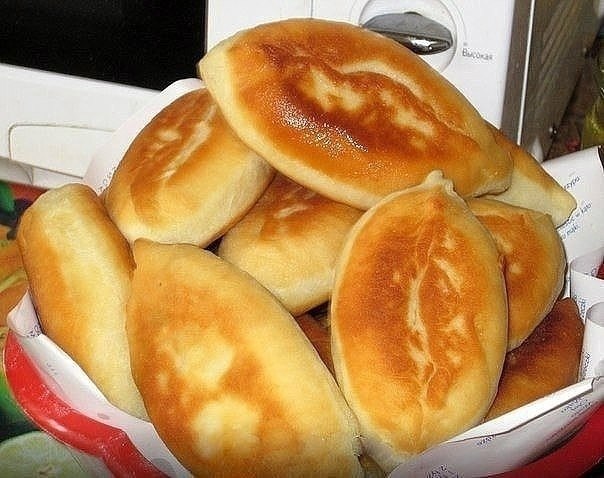 Пирожки с картошкой, так готовила моя мама и бабушка.Вам тоже понравится.Просто чудо рецепт! ...