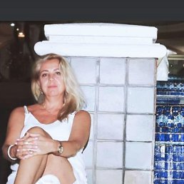 Violetta, 56, 