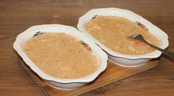 Ежики с рисом в сливочном соусе.Ингредиенты:мясной фарш - 250 гветчина вареная - 150 грис - 1 ... - 9