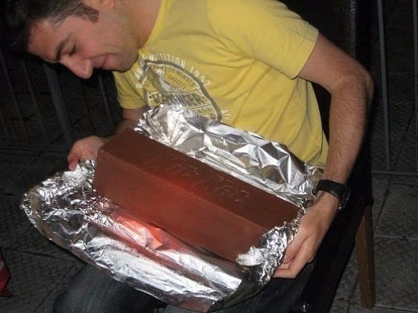 Сладкий подарок для друга - гигантский KitKat - 8