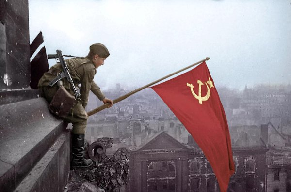 Каждый, кто любит свободу, находится в таком долгу у Красной Армии, который он никогда не сможет ...