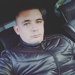 Aleksei, 32, -