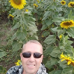 Oleg, 46, 