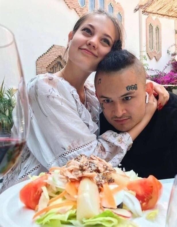   ,     )   )