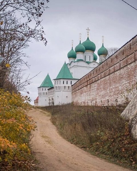Борисоглебской монастырь- крепость недалеко от Ростова Великого. Борисоглебский на Устье Ростовский ... - 2
