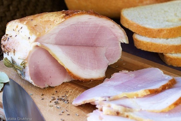 Буженина. Очень вкусная. Ингредиенты: свинина (можно взять кусок с кожей и подкожным жиром) - 1-2 ...