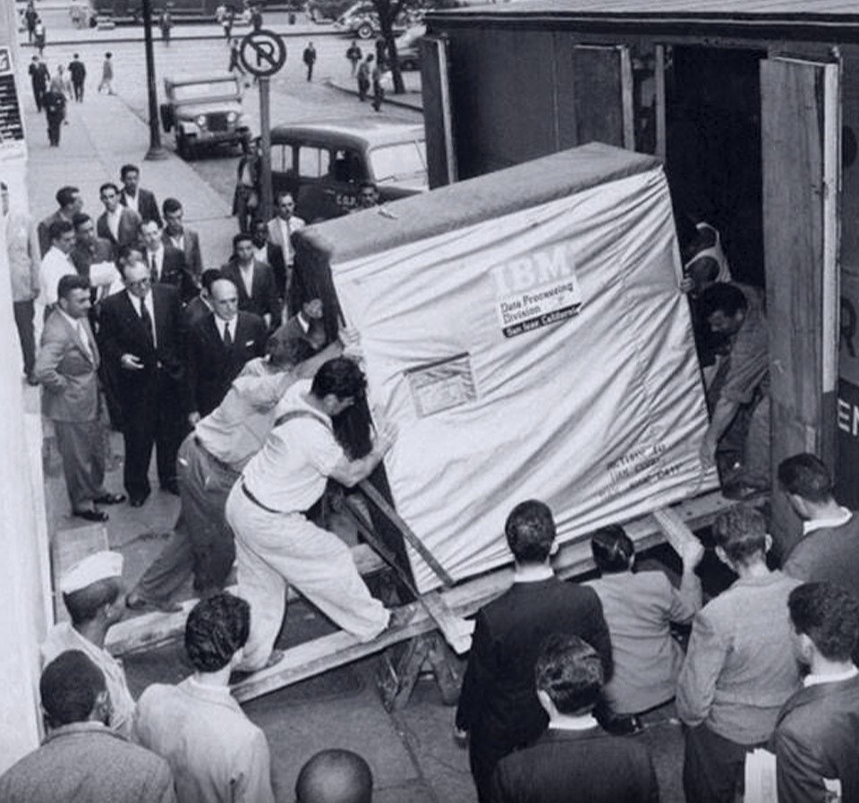 Ta ea pacoppoa ecoo ca IBM eoc 5 eaa, 1956 o.