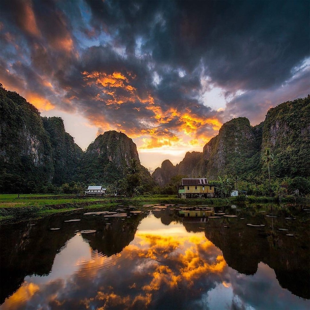 Rammang-rammang, Indonesia.