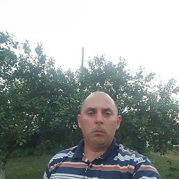 Андрей, 40, Беляевка