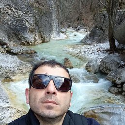 Eduard, 40, 