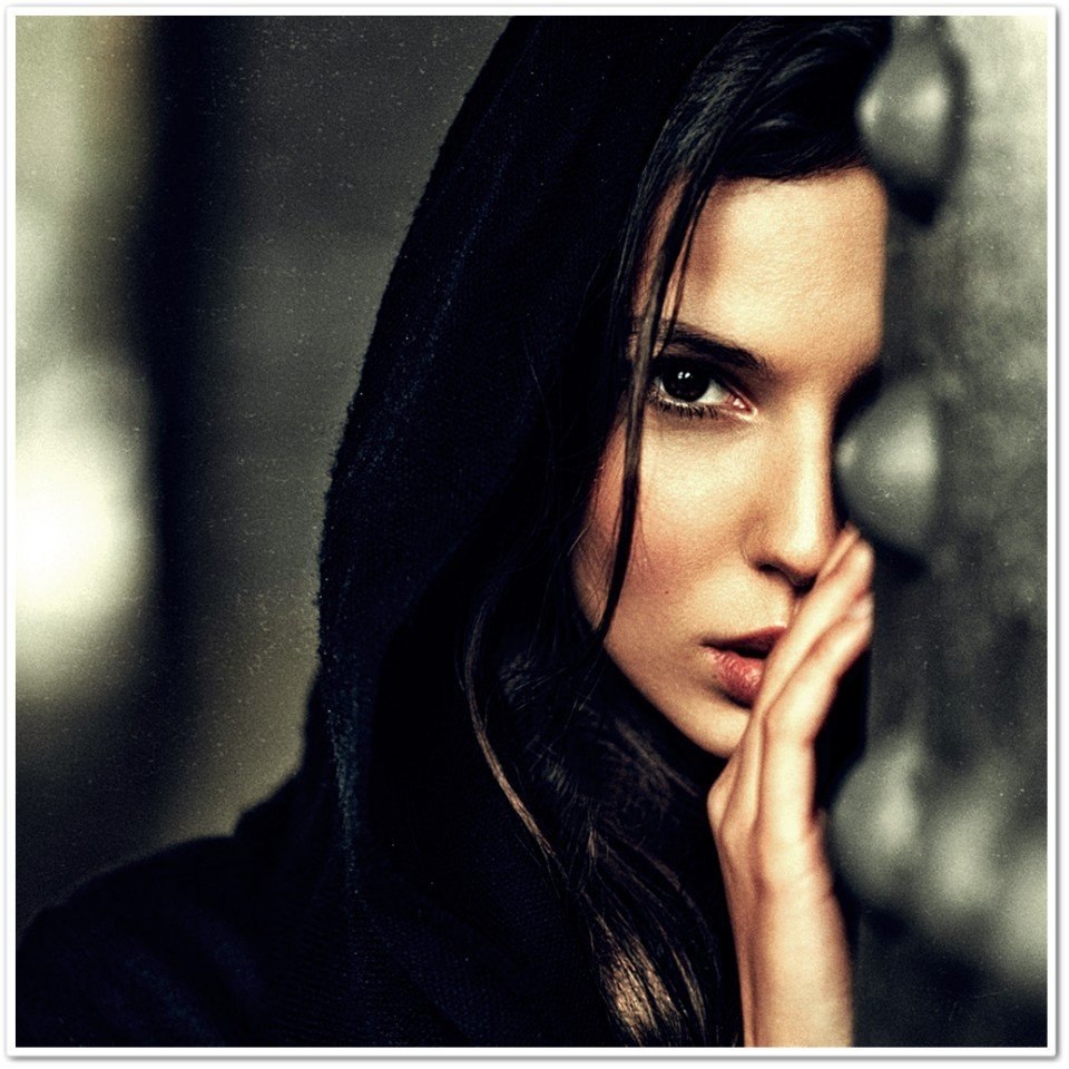 Душа моя давно трещит по швам... Замучилась латать и клеить ...