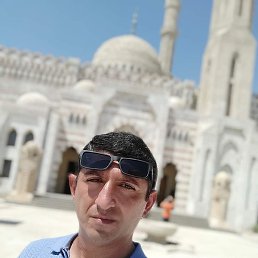 Levon, , 35 