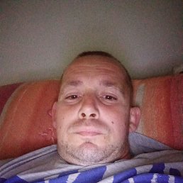 Aleksandar, 35, 