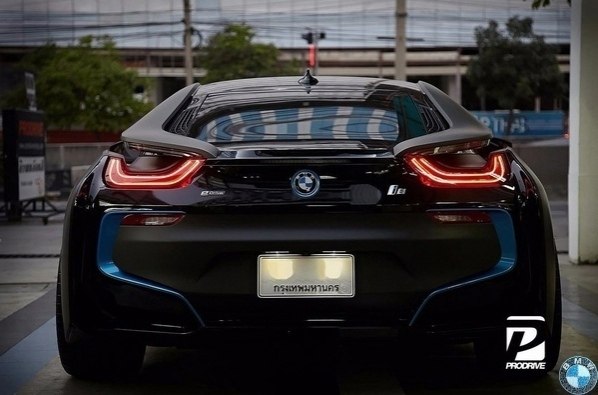 BMW i8 with DV.1 Whls - 3