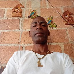 Adermis Urrutia, ������, 50 ���