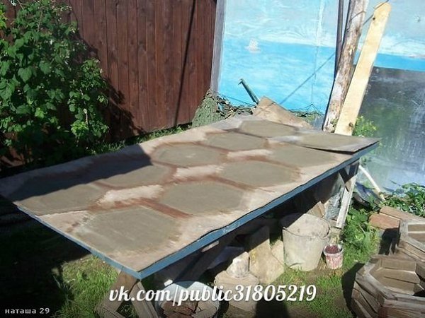 Тротуарная плитка своими руками.4 ведёрка песка (из под майонеза)+ 1 ведёрко цемента (500-го) + 1 ... - 4