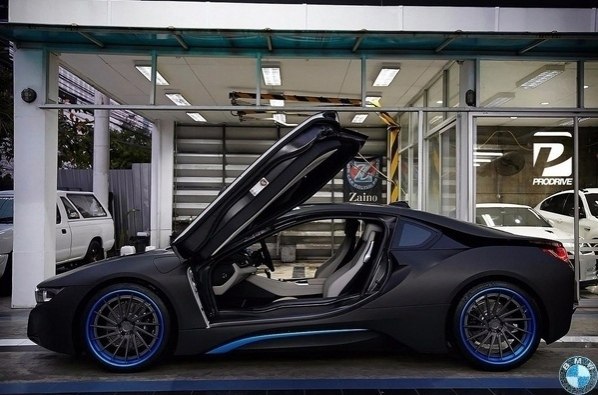 BMW i8 with DV.1 Whls - 5