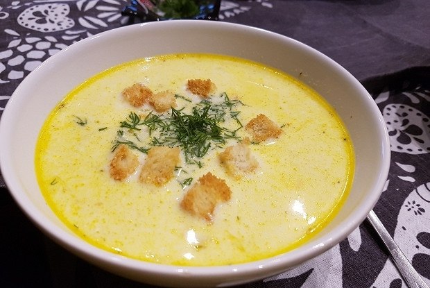 Сырный суп пофранцузски с курицей. ИНГРЕДИЕНТЫ Куриное филе 500 г Плавленый сыр 200 г Картофель 400 ...
