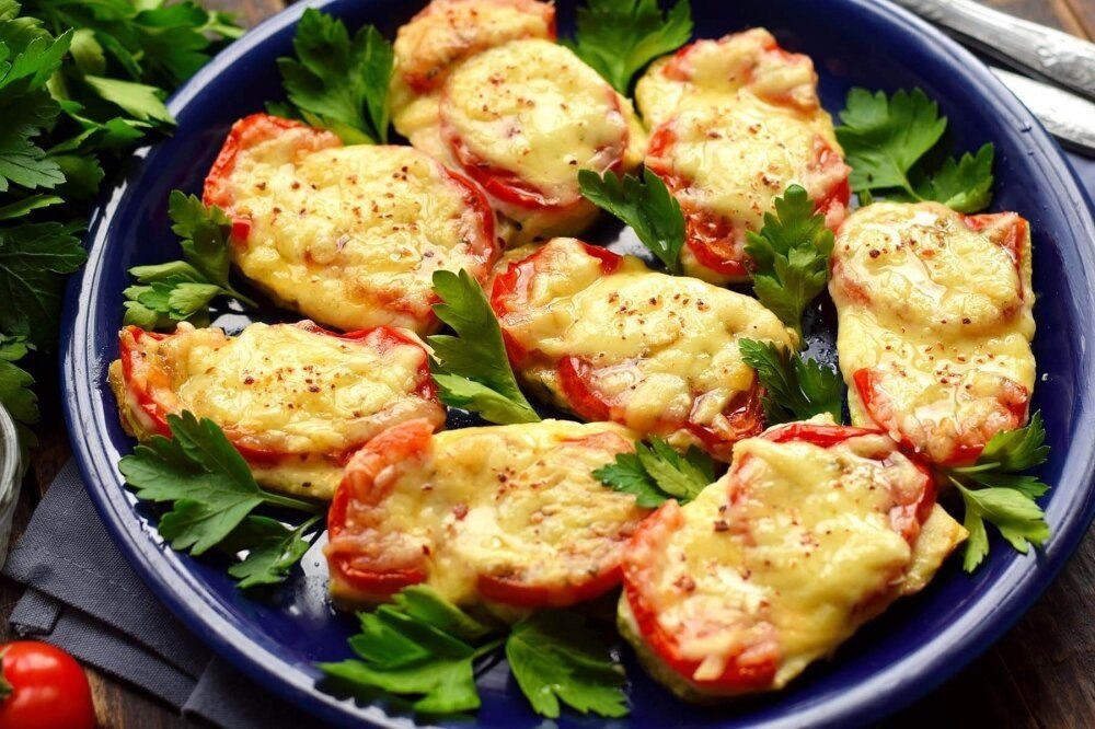 Кабачки по-французски — это некая интерпретация мяса «по-французски», где вместо мяса используются ...