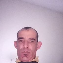 Marcos, 43, 