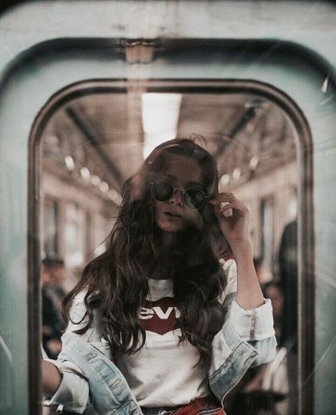 Всё по кругу...Всё повторяется... Вальс дождя...Мелодия слёз... Расстаёмся...И снова встречаемся В ...