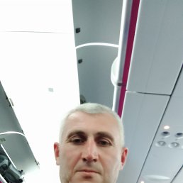 Vano, 46, 