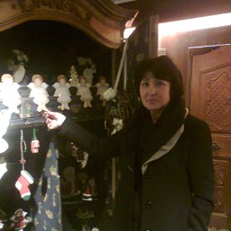 Marina, 61, 