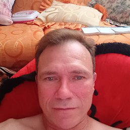 Carlos, 49, 